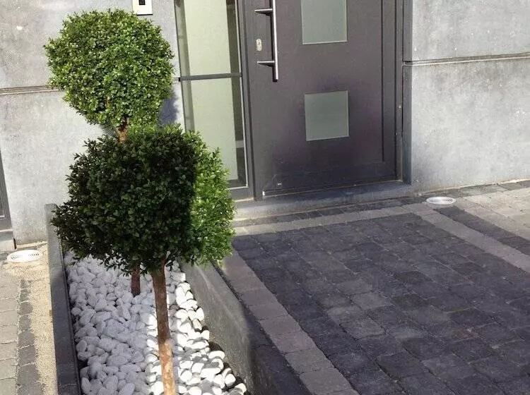 هتل V E R O N E   Rooms & Suites   Liège   Rocourt
