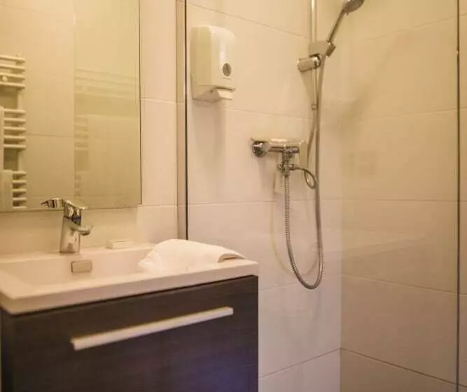هتل V E R O N E   Rooms & Suites   Liège   Rocourt