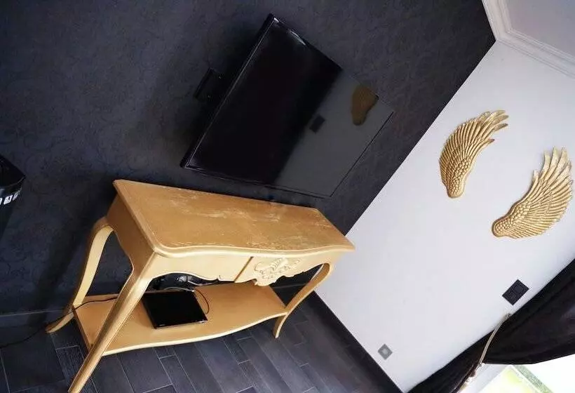 هتل V E R O N E   Rooms & Suites   Liège   Rocourt