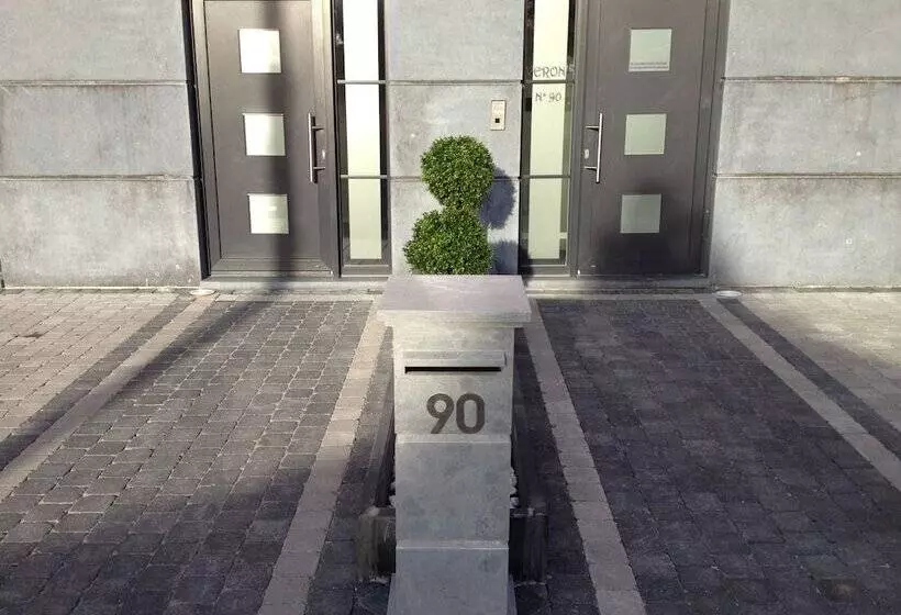 هتل V E R O N E   Rooms & Suites   Liège   Rocourt