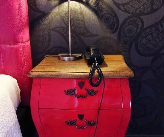 هتل V E R O N E   Rooms & Suites   Liège   Rocourt
