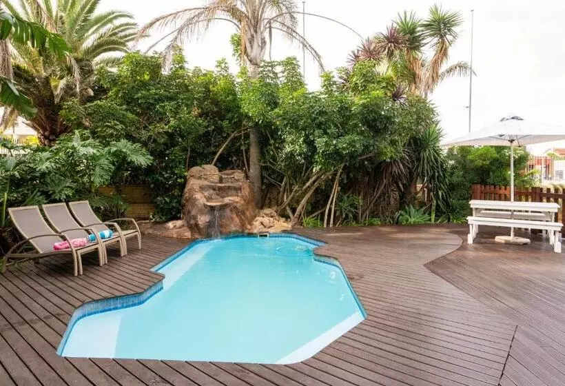 Majatalo Beach Cabanas