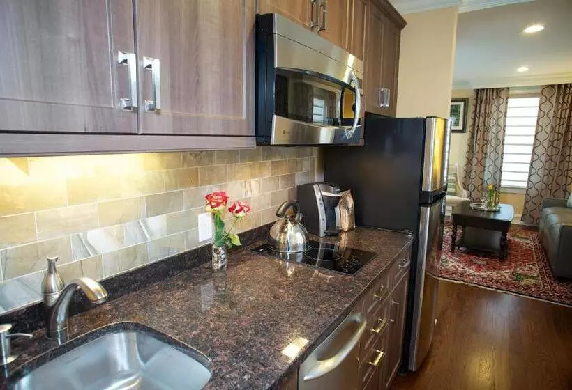 ペンション Guest House At Norwalk Inn