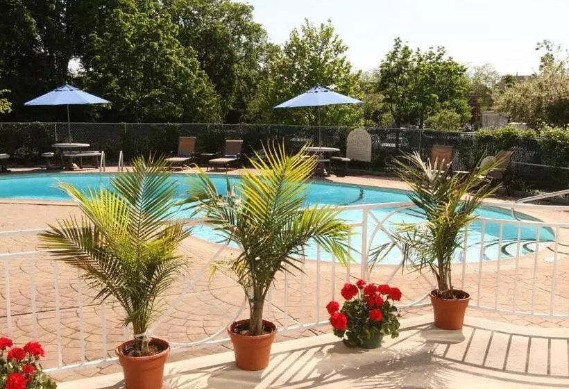 ペンション Guest House At Norwalk Inn