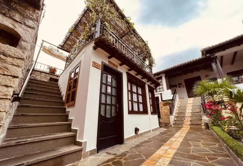 ペンション Kris Guesthouse