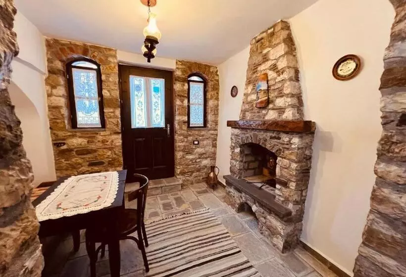 ペンション Kris Guesthouse