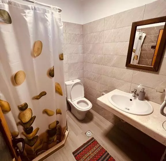 ペンション Kris Guesthouse