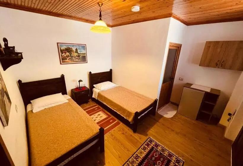 ペンション Kris Guesthouse