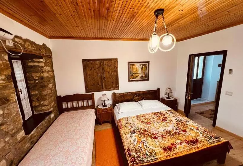 ペンション Kris Guesthouse
