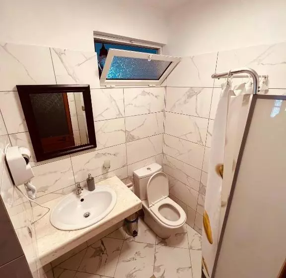 ペンション Kris Guesthouse