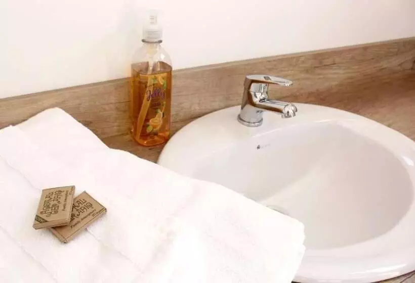 Retkeilymaja El Geranio