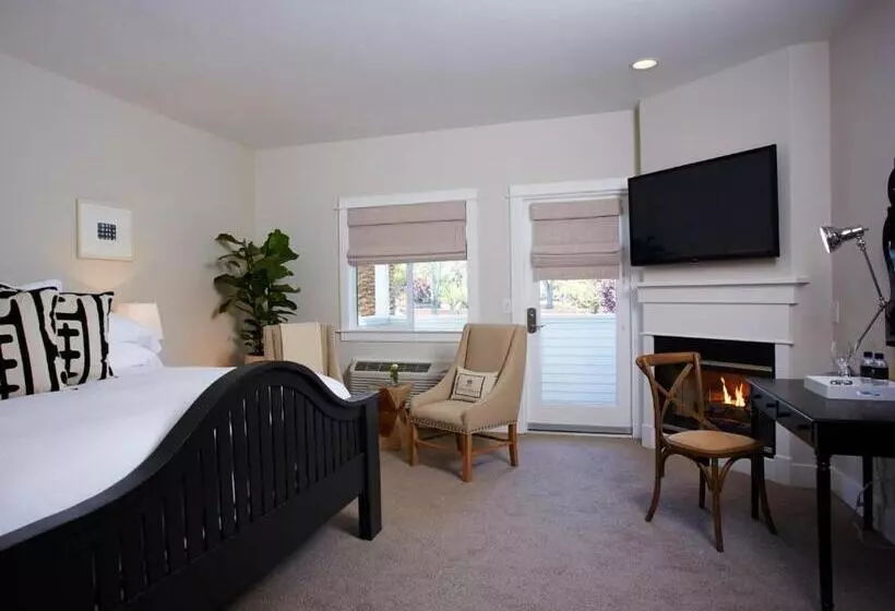 هاستل Summerwood Inn