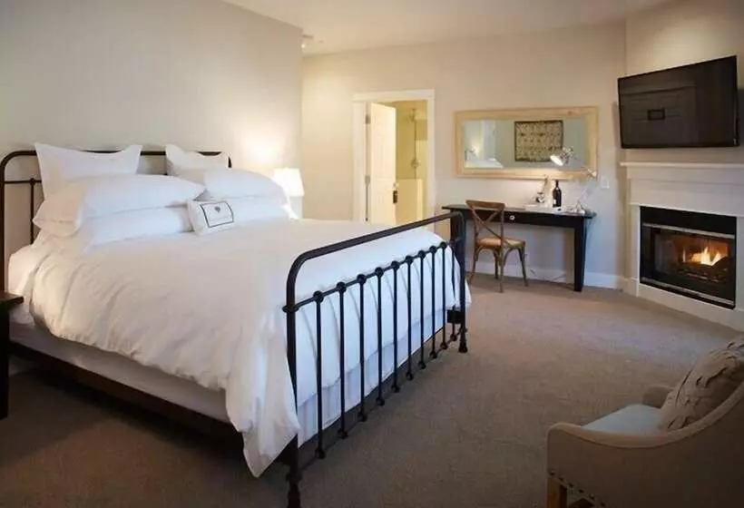 هاستل Summerwood Inn