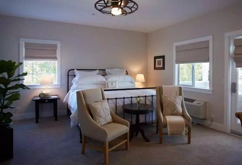 هاستل Summerwood Inn