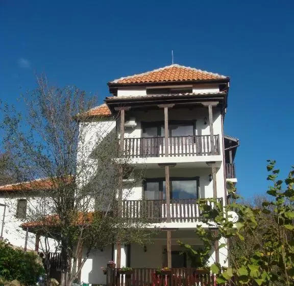 Majatalo Family Hotel And Restaurant Plamena