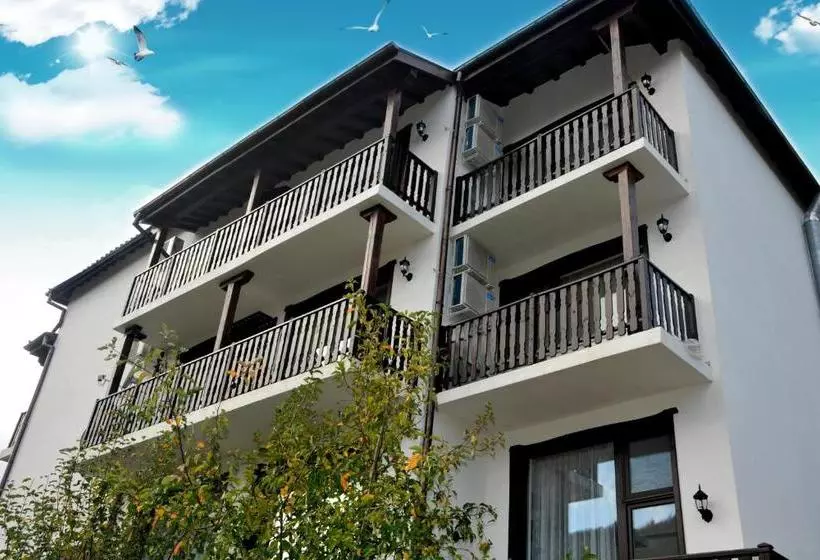 Majatalo Family Hotel And Restaurant Plamena