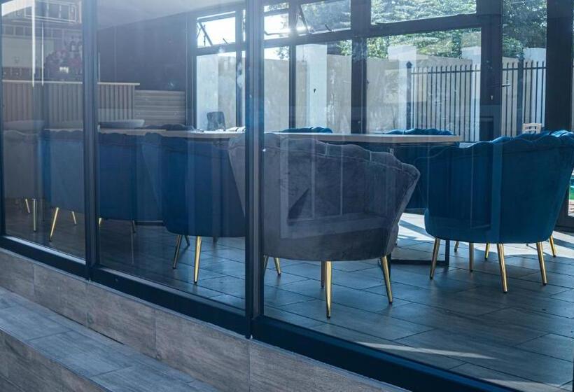 Пансион Henry George Guest House