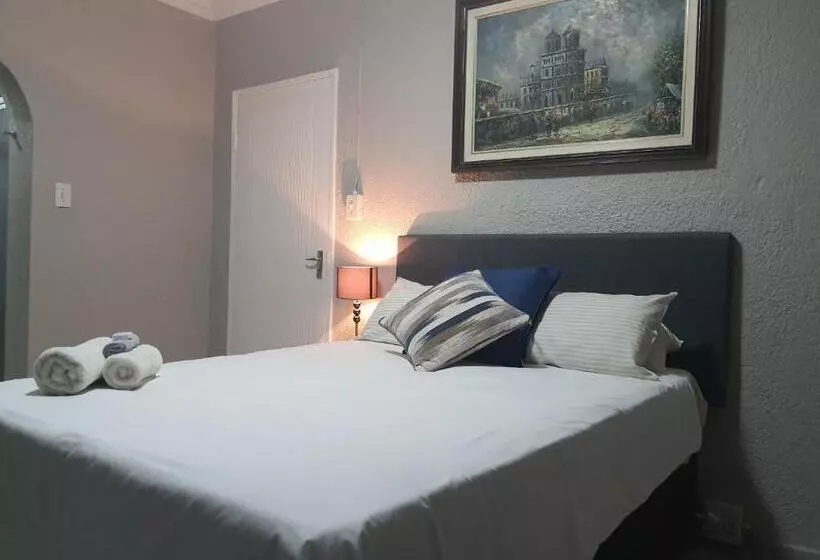 Majatalo Housemartin Guest House