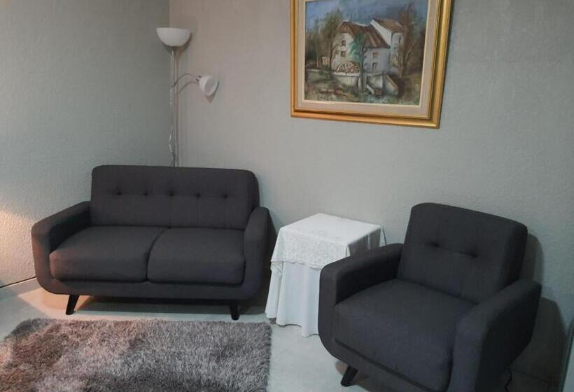 Pension Housemartin Guest House