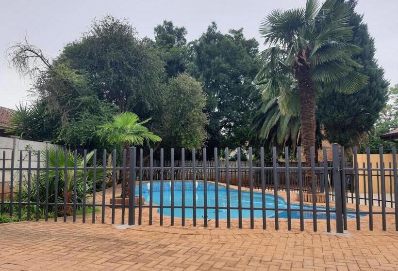 Pension Housemartin Guest House