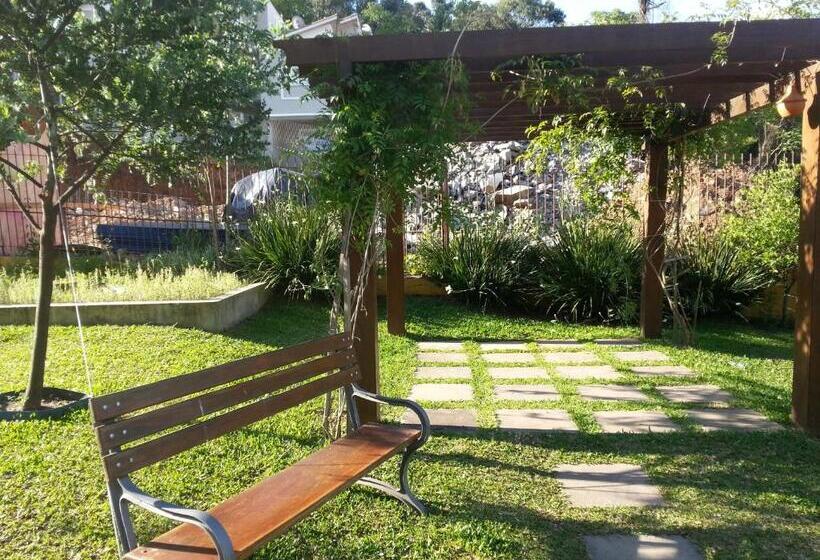 ペンション Pousada Do Chalé