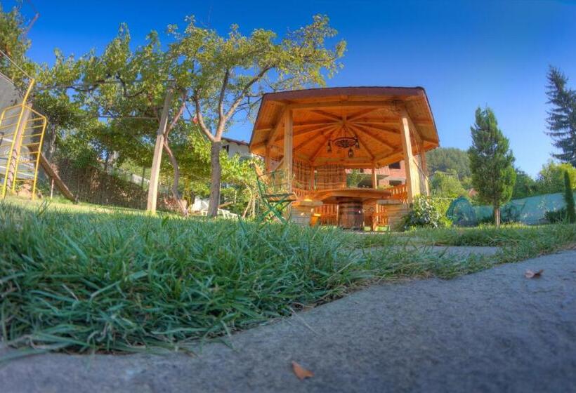 펜션 Tihiat Kut Complex