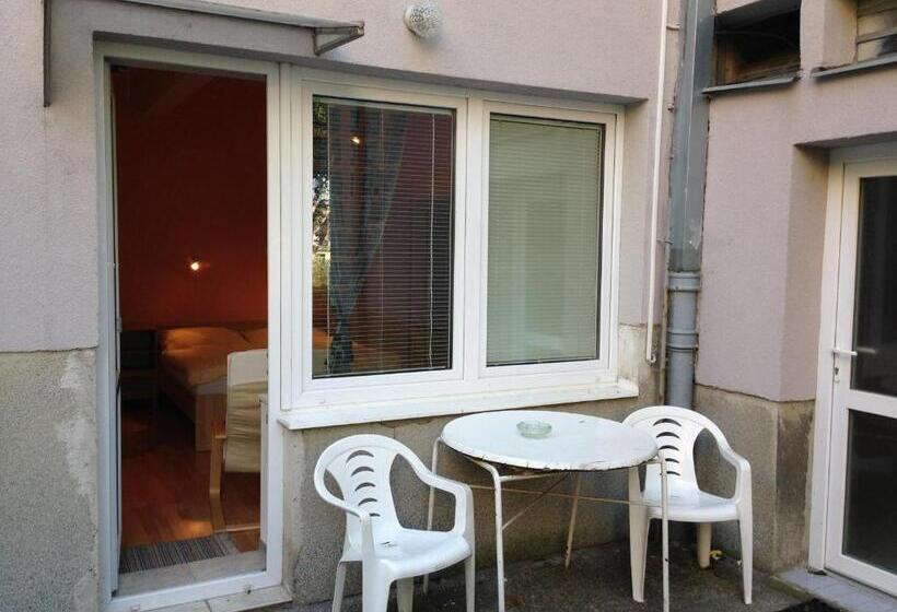 Pensão Ubytování V Brně Schodová