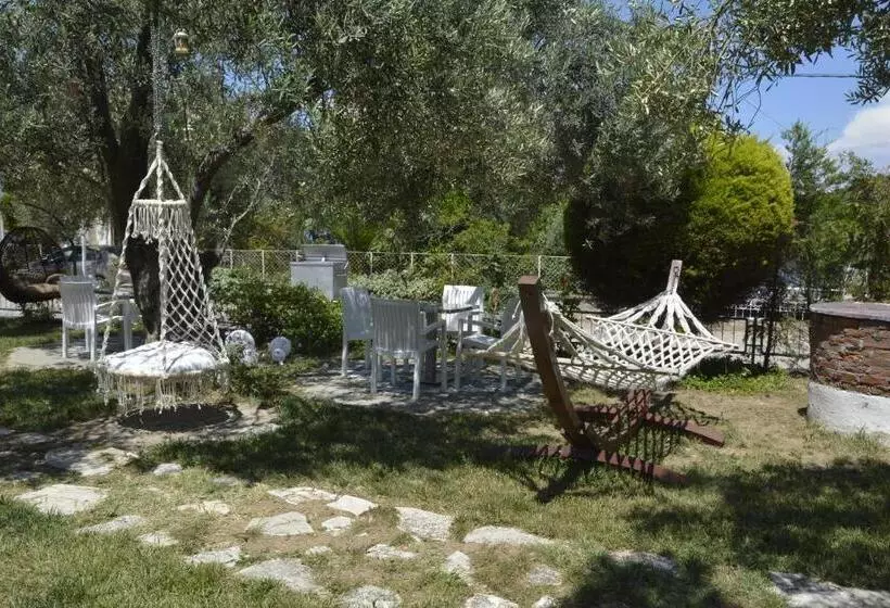 Majatalo Ege Apart &