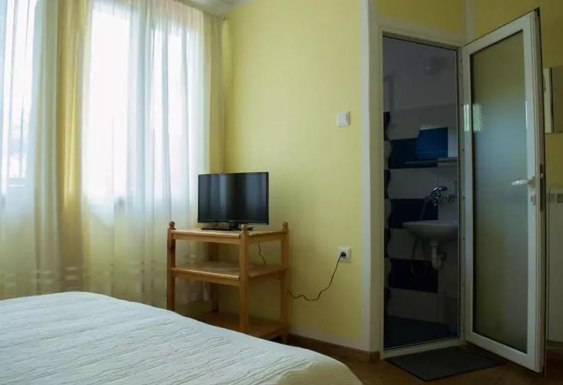 Majatalo Bobi Guest House