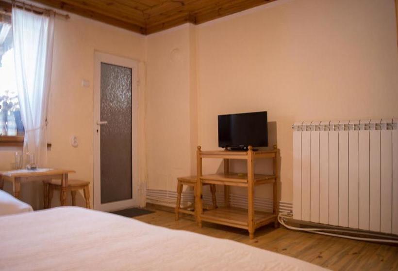 פנסיון Bobi Guest House