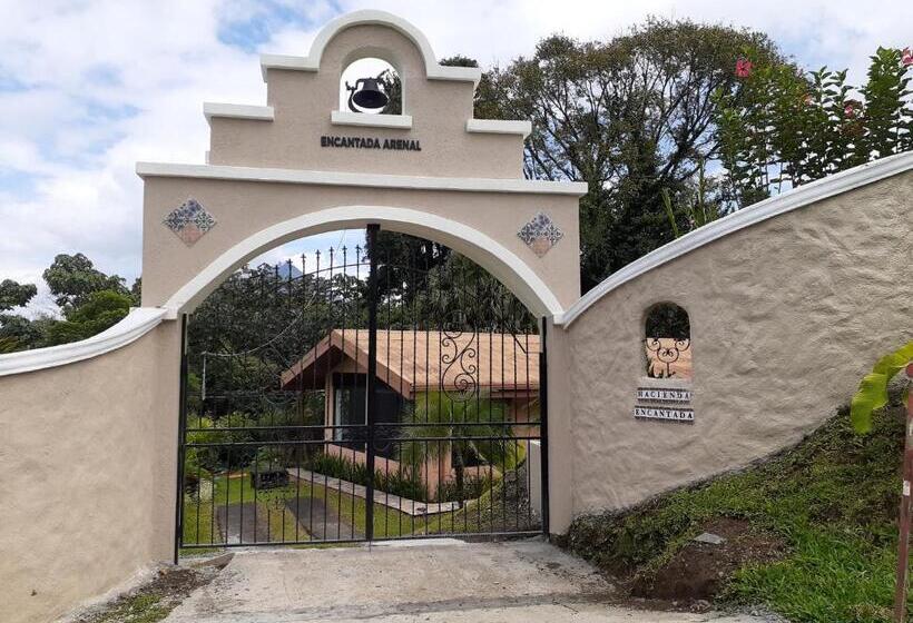 پانسیون Encantada Guest House