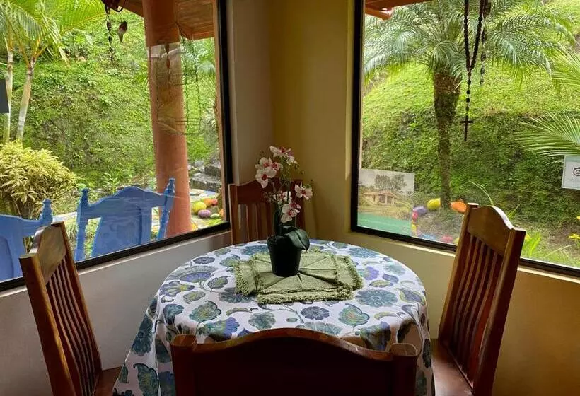 ペンション Encantada Guest House