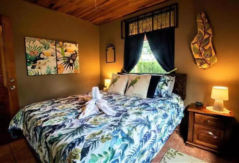 ペンション Encantada Guest House