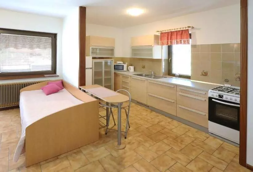 پانسیون Guesthouse Sanabor