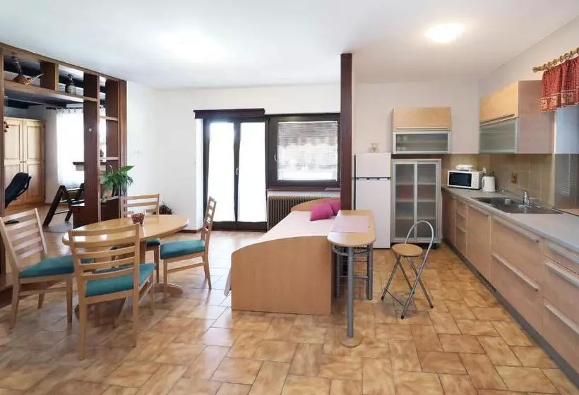 پانسیون Guesthouse Sanabor