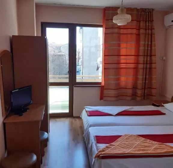 پانسیون Nelly Guest House