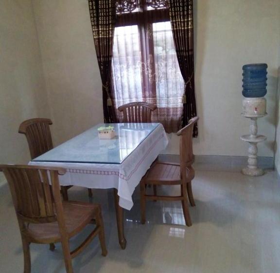 ペンション Puri Agung Inn