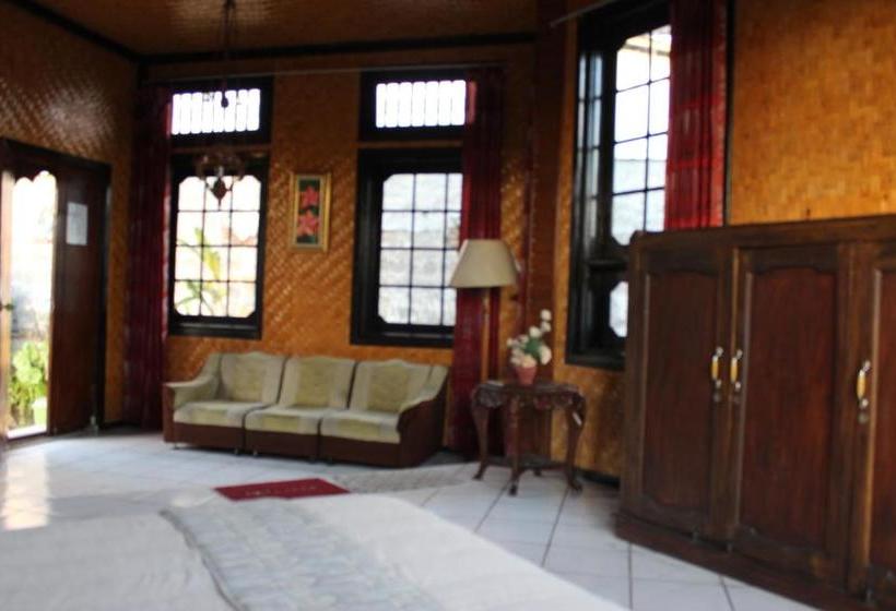 ペンション Puri Agung Inn