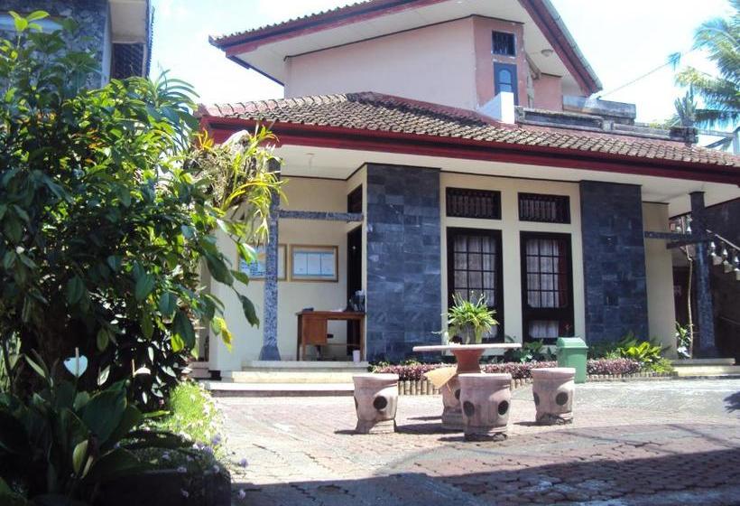 ペンション Puri Agung Inn