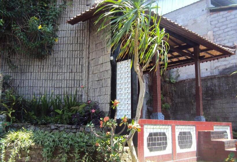 ペンション Puri Agung Inn