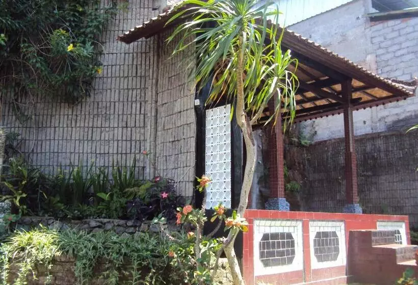 Majatalo Puri Agung Inn