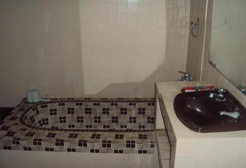 ペンション Puri Agung Inn