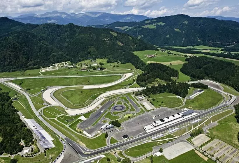 ユースホステル Schönberghof Spielberg