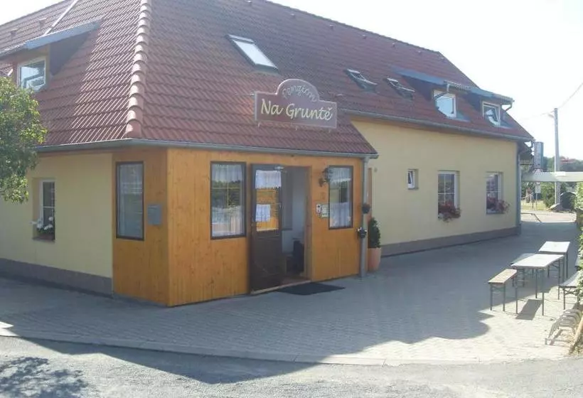 ペンション Penzion Na Gruntě