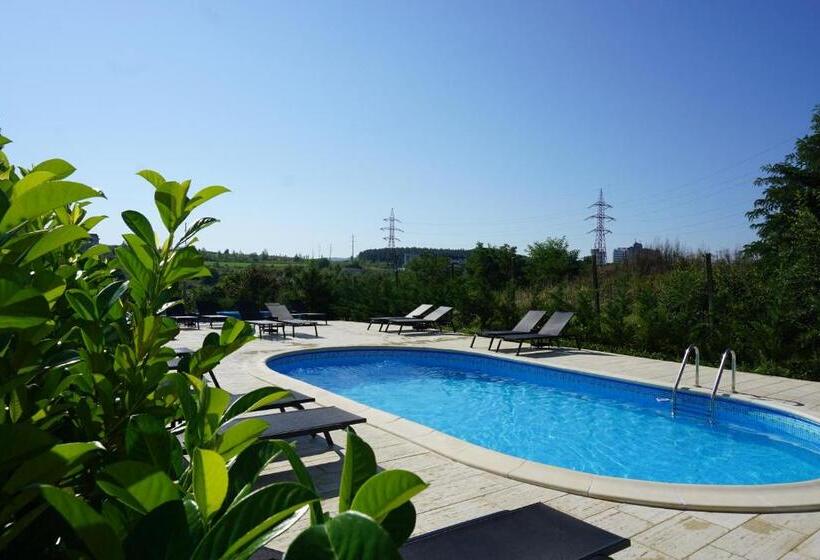 پانسیون Vila Carlos