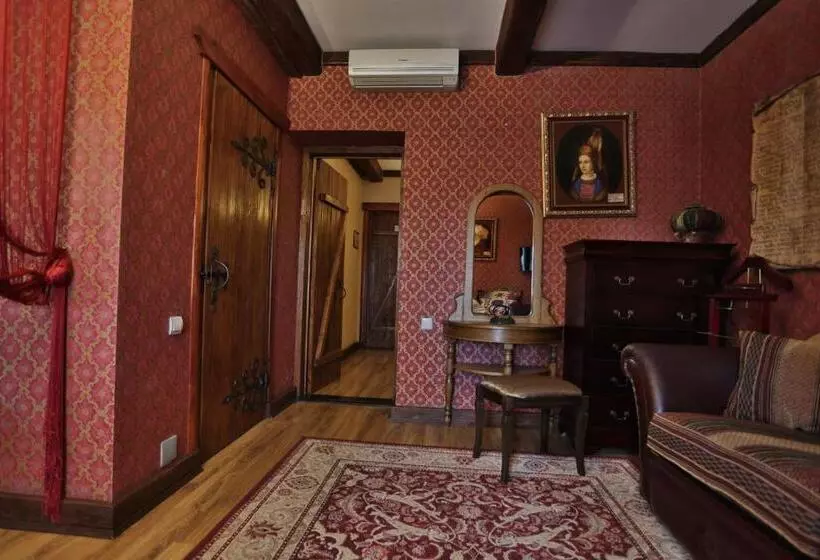 هتل Fortetsya Hetmana