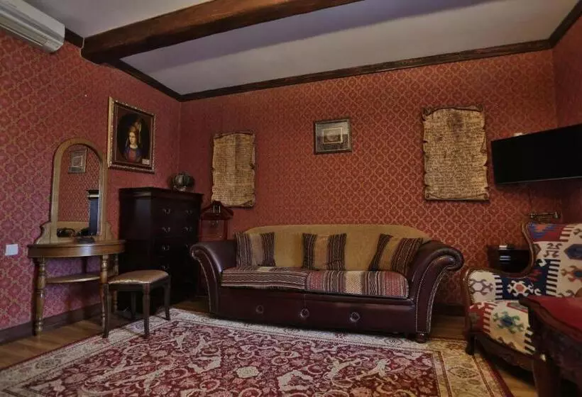 هتل Fortetsya Hetmana