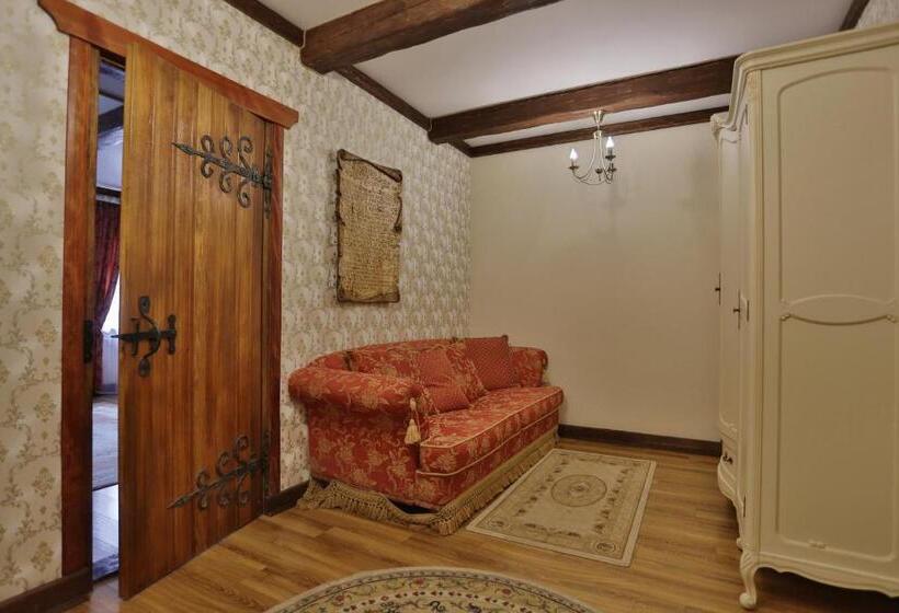 هتل Fortetsya Hetmana