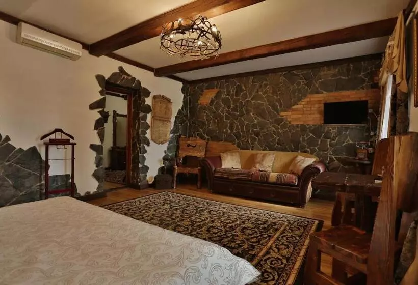 هتل Fortetsya Hetmana