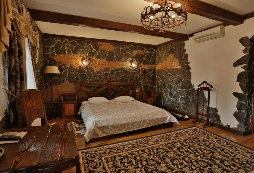 هتل Fortetsya Hetmana